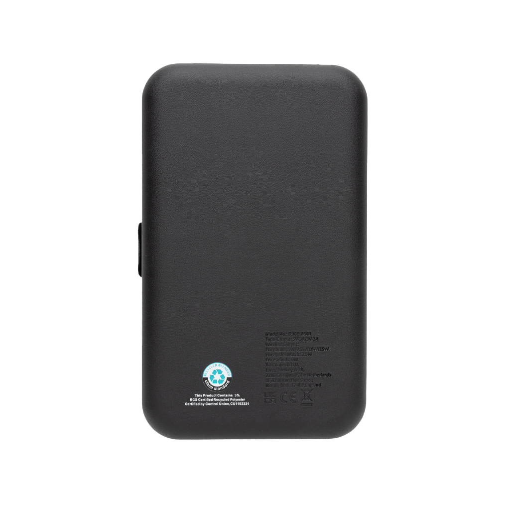 Swiss Peak RCS recycled travel case with 3 in 1 charger